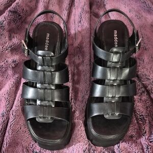 Steve Madden Black Strappy Platform Sandals Size 9